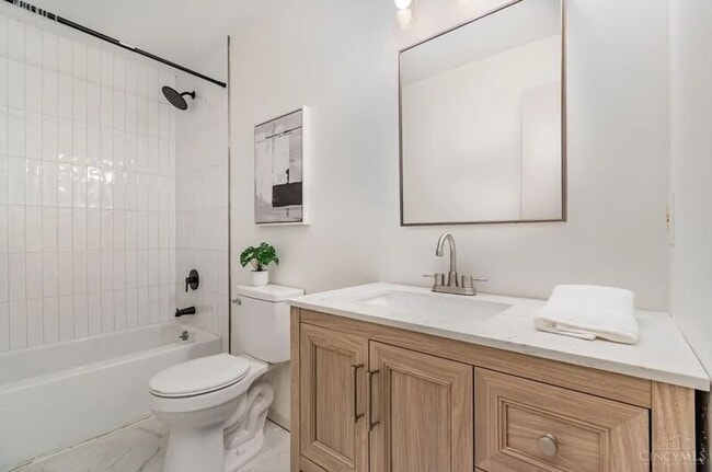 Building Photo - 6055 Tridale Ct