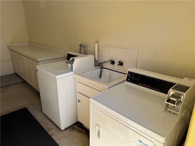 Building Photo - 4014 S Gaffey St