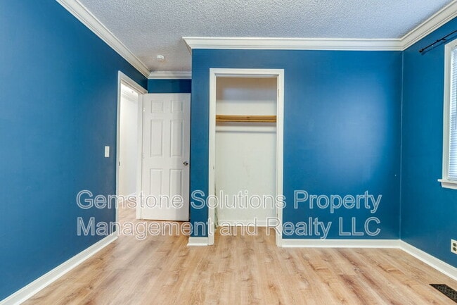 Building Photo - 5580 Hargrove Rd