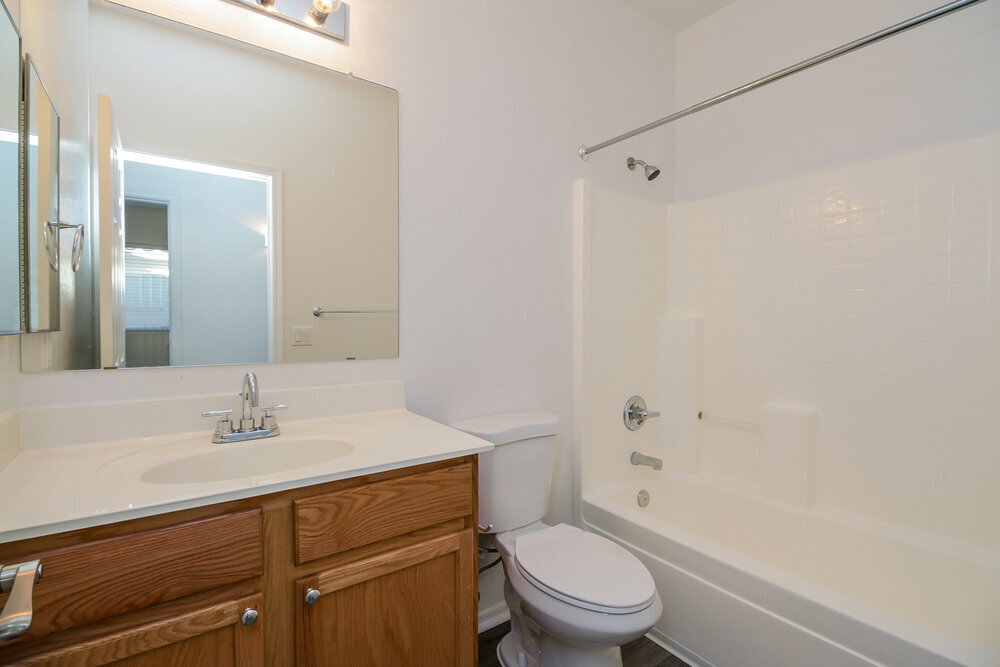 Building Photo - 2331 W St Catherine Ave