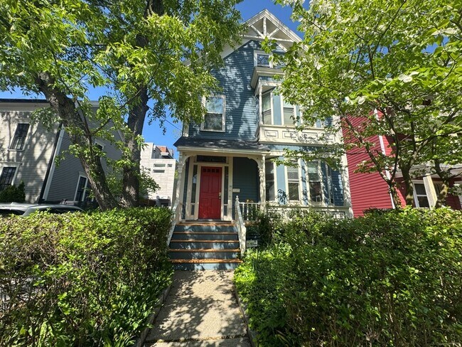Primary Photo - 30 Carver St