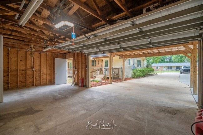 Building Photo - 1511 Woodchuck Ave