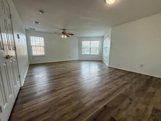 Building Photo - 1148 Apollo Cir