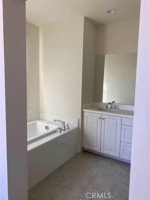 Building Photo - 105 Henson