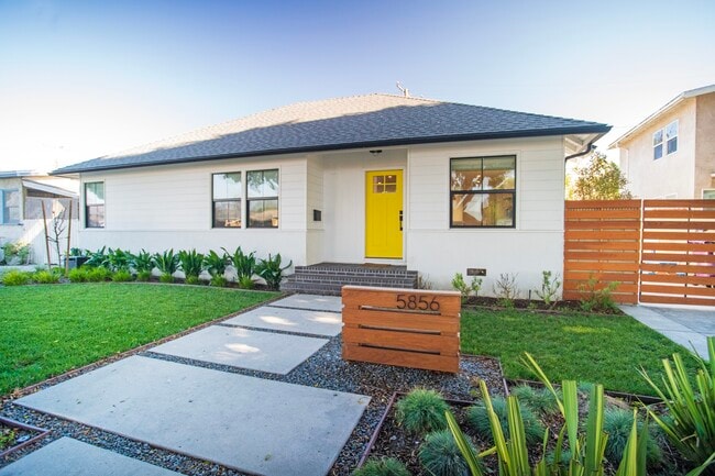 Primary Photo - 5856 E Pavo St