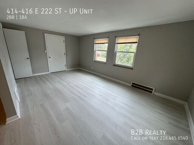 Building Photo - 414-416 E 222 ST-UP Unit