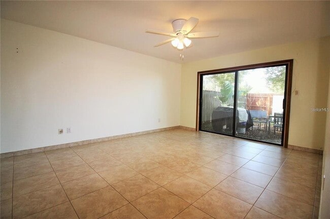 Building Photo - 120 Valmora Dr