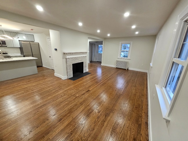 Building Photo - 1 Triangle St