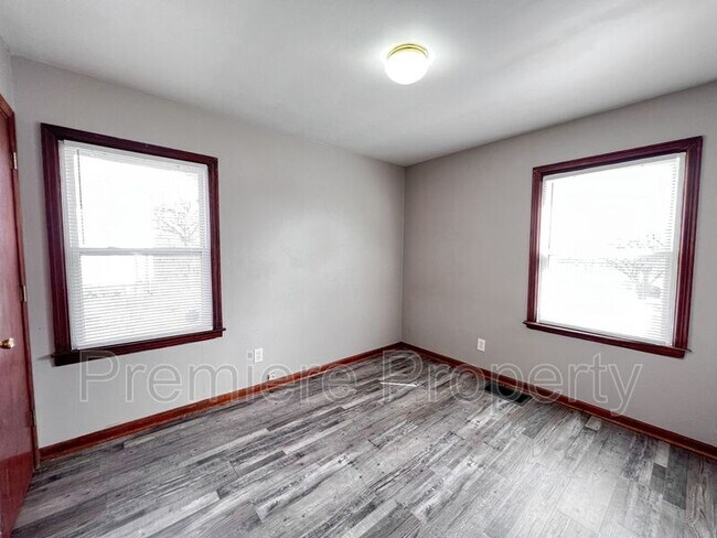 Building Photo - 317 N Huttig Ave