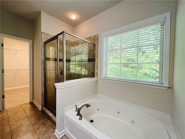 Building Photo - 2647 Portbury Place Northeast