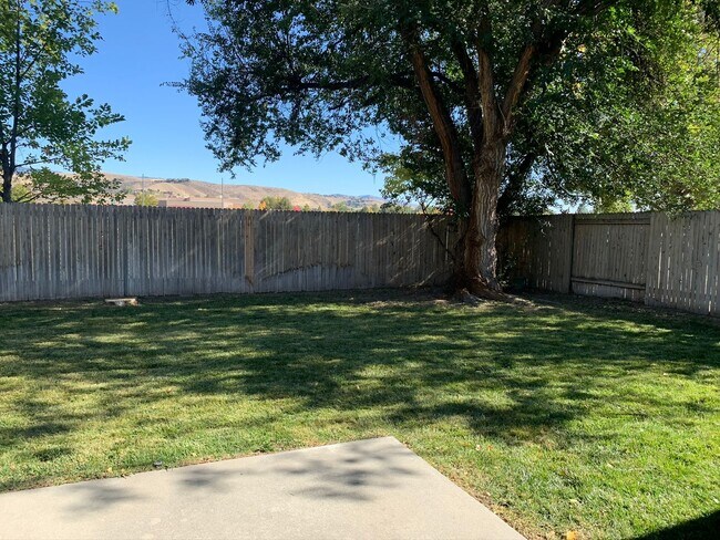 Building Photo - Charming 3 bed 2 bath home in a quiet Boise Neighborhood just off Glenwood and Hill Rd.