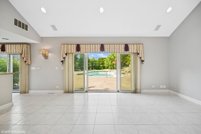 Building Photo - 2305 Tennyson Ln