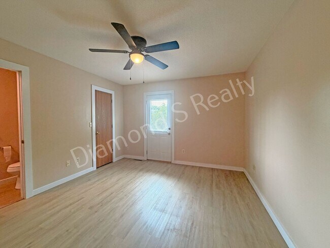 Building Photo - 1508 W Rainey St