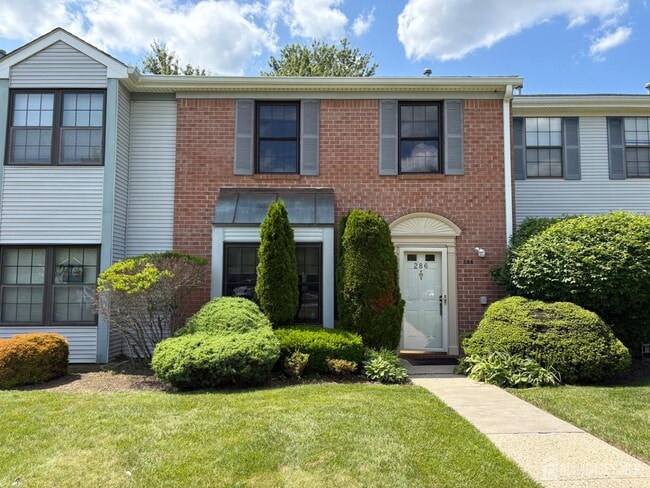 Primary Photo - 286 Bromley Pl