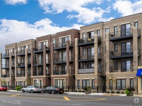 Building Photo - 6031 W North Ave