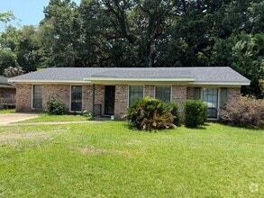 Building Photo - 702 Ynestra Dr