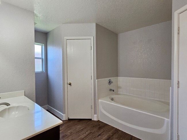 Building Photo - HHUGE RENT REDUCTION  - AVAILABLE NOW & READY FOR MOVE-IN!