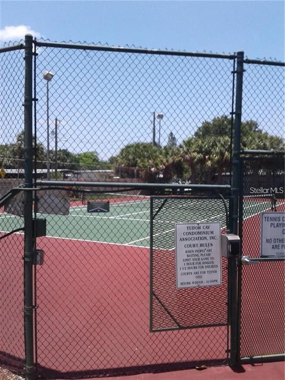 Building Photo - 9004 Tudor Dr