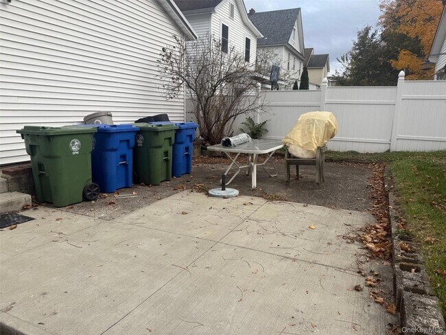 Building Photo - 49 Lake Ave