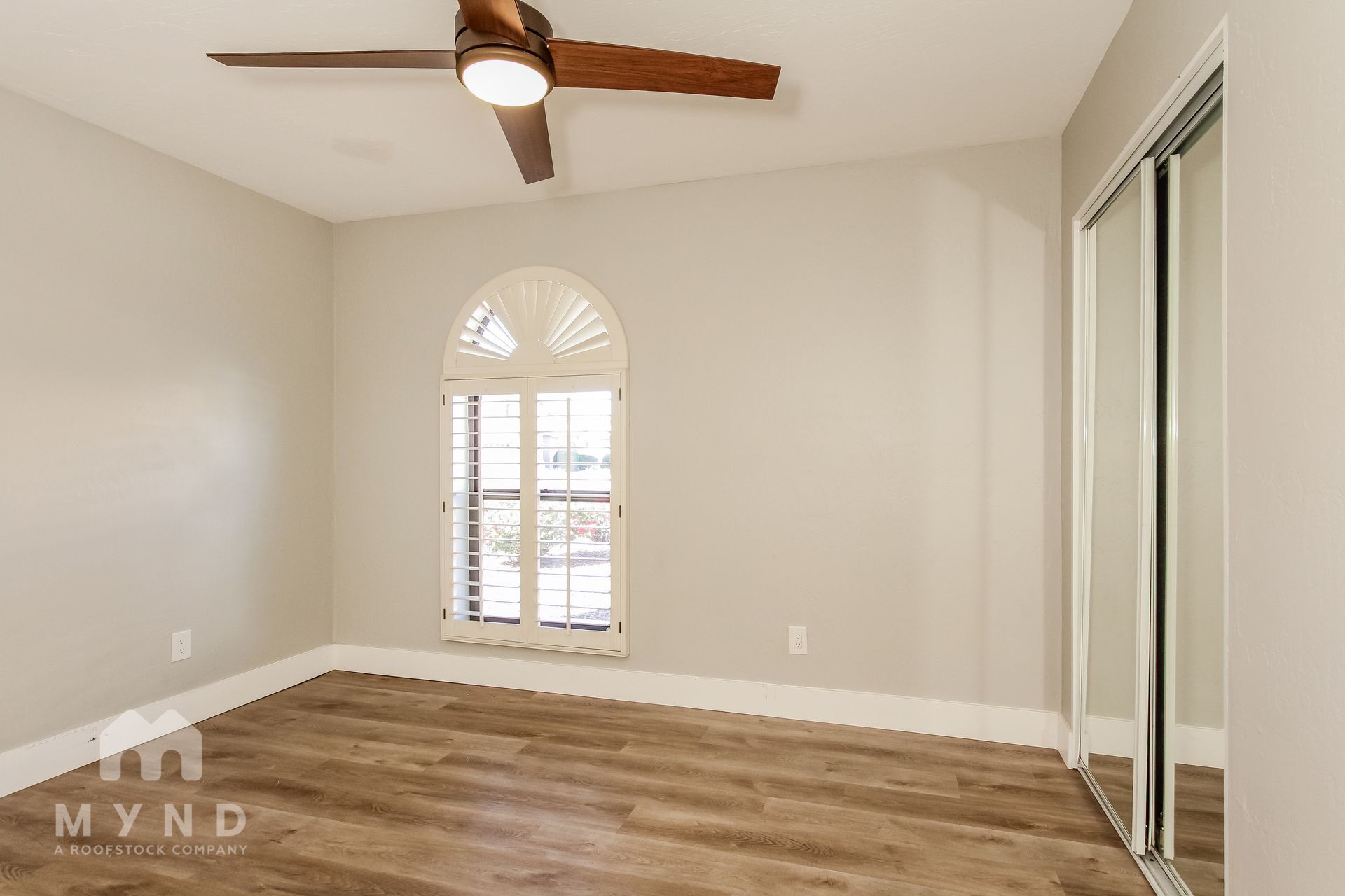 Building Photo - 7043 E Hearn Rd