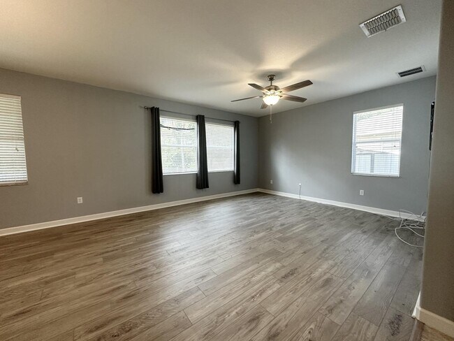 Building Photo - "Spacious 5-Bedroom Retreat with Scenic Views in The Verandahs!"