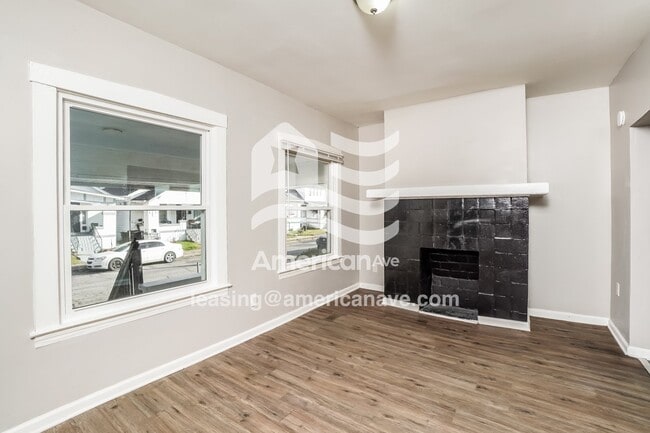 Building Photo - 810 Sutcliffe Ave