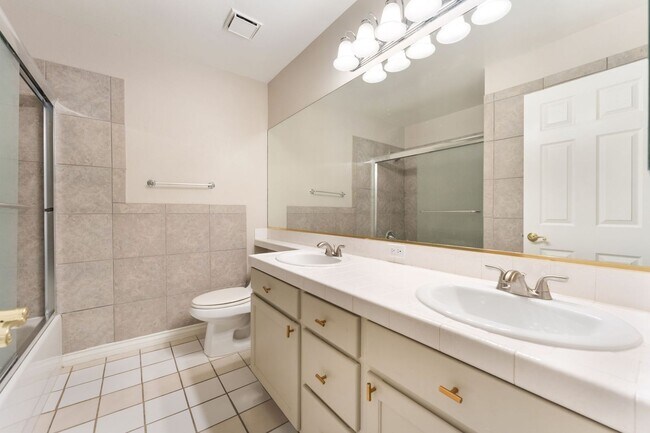 Building Photo - Elegant Single-Story Home in Desert Shores!