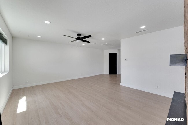 Building Photo - 2 Spacious Primary suites Townhome in Tempe