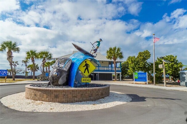 Building Photo - 985 Liberty St