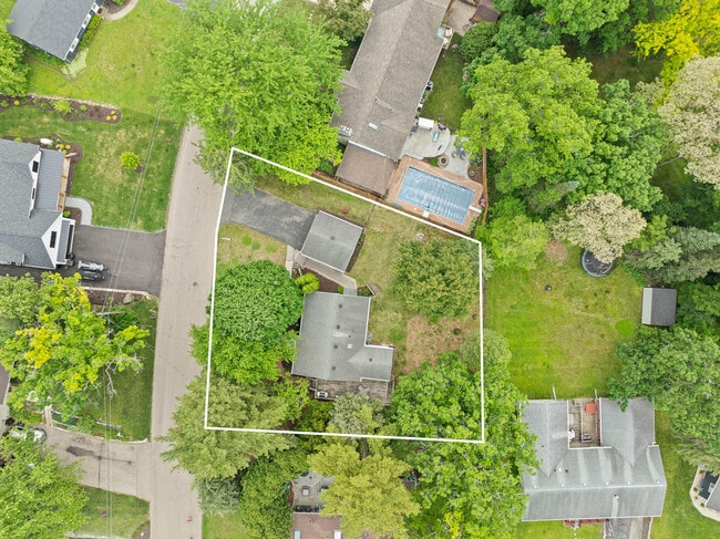 Building Photo - 438 Sylvan Dr
