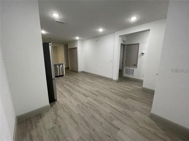 Building Photo - 227 Balboa Dr