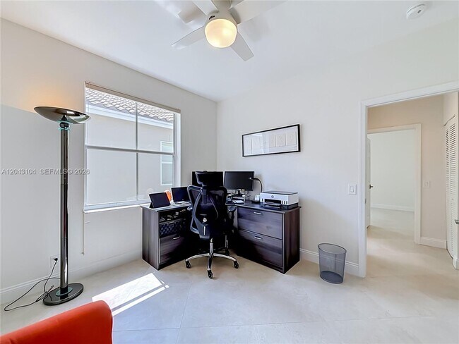Building Photo - 1556 Winterberry Ln