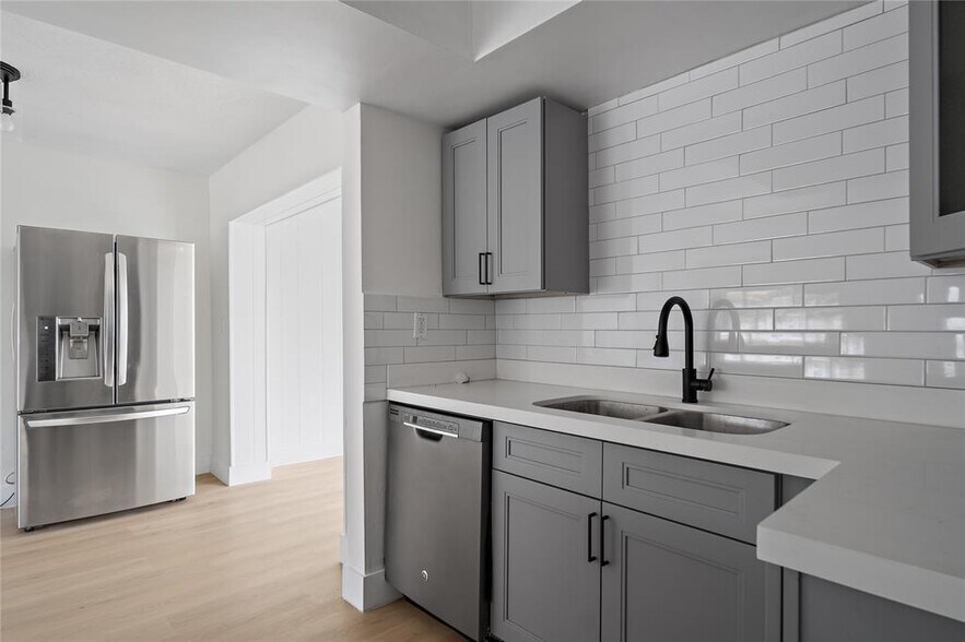 Building Photo - 4510 NW 49th Dr