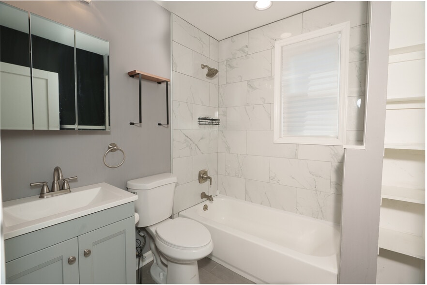 Building Photo - 3706 3rd St