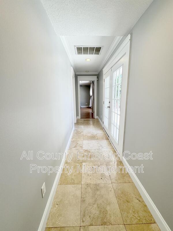 Building Photo - 847 Kell Aire Dr