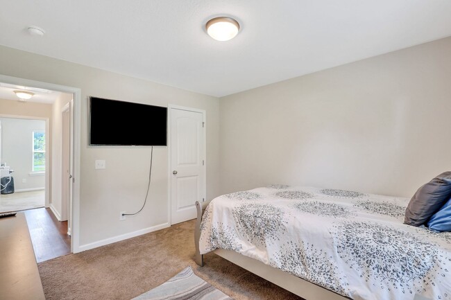 Building Photo - *$300 Rent Credit *Restrictions apply* (PE...