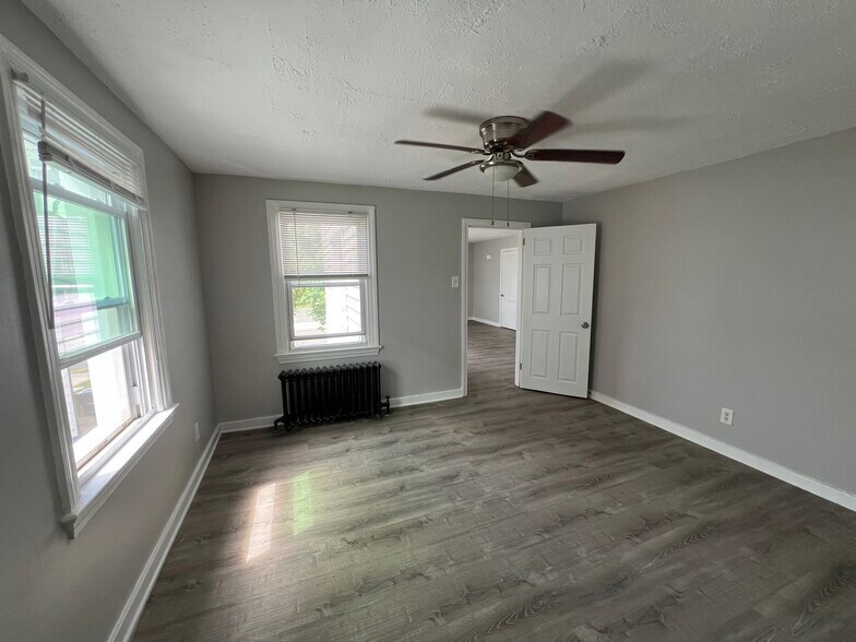 Building Photo - 420 Cinnaminson Ave