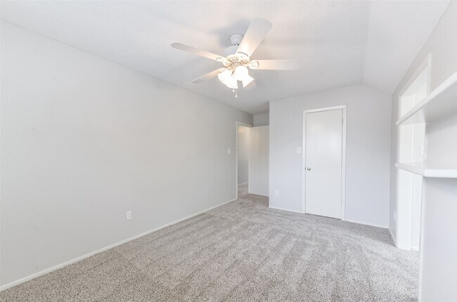 Building Photo - 16606 Burlcreek St
