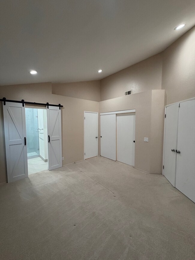 Building Photo - 1845 Blackhawk Ave