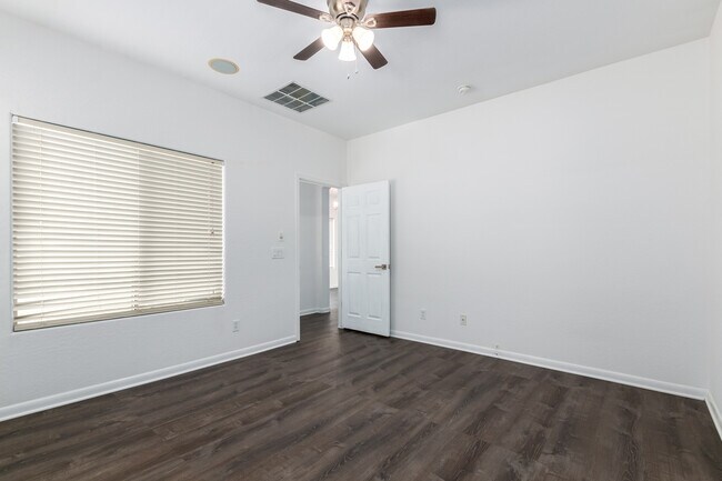 Building Photo - 17762 W Rimrock St