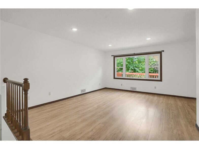 Building Photo - 9937 Deerwood Ln N
