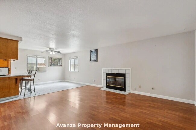 Building Photo - 3bed/2.5 bath Home for Rent 4129 W. Regency Ave Fresno, CA 93727