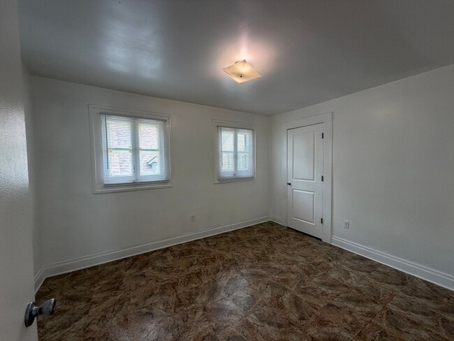 Building Photo - 913 N 7th St