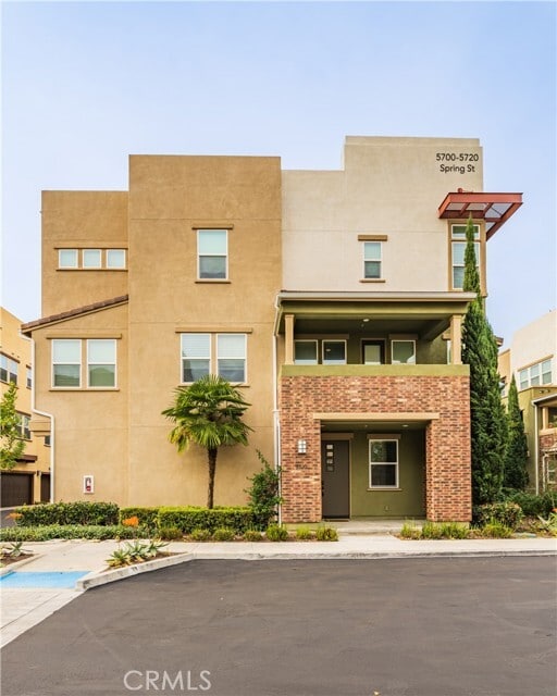 Building Photo - 5720 Spring St