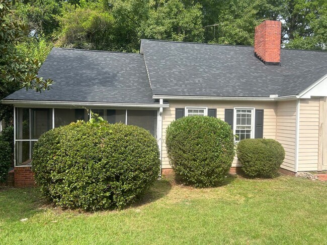 Building Photo - 1717 Kennedy Dr