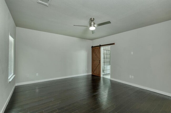 Building Photo - 3209 Ortman Dr