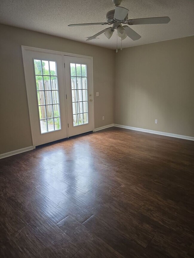 Building Photo - Savannah 2 Bed Townhome for Rent