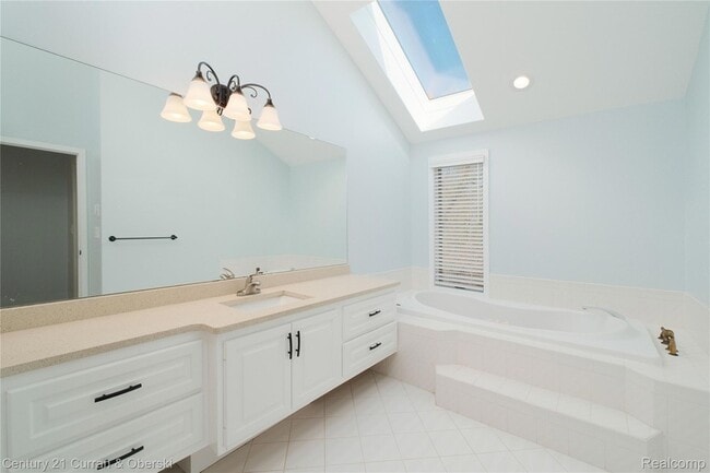 Building Photo - 1083 N Livernois Rd