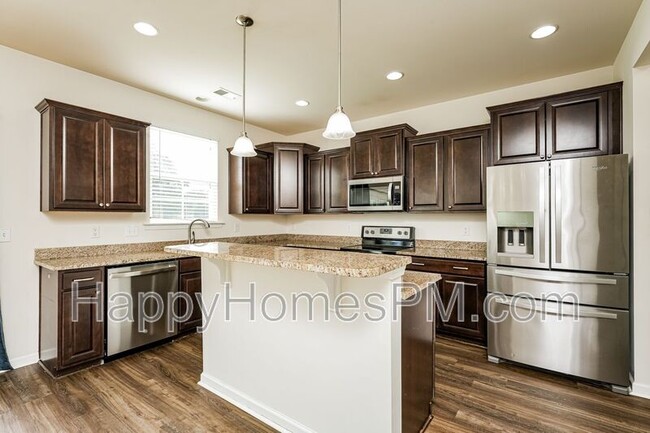 Building Photo - 514 Adalina Dr
