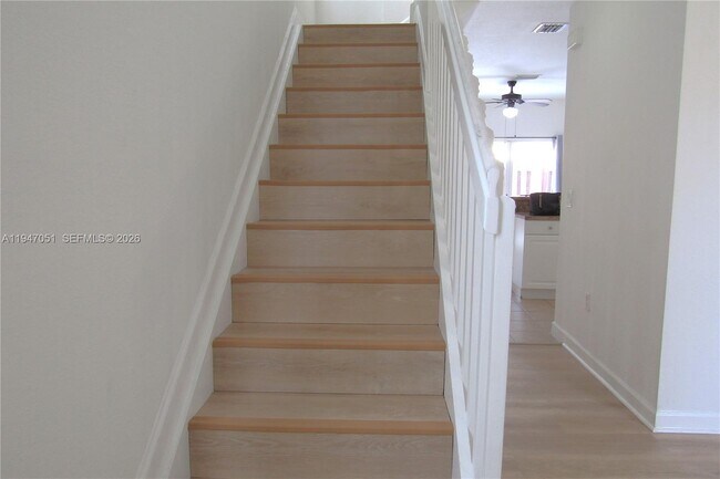 Building Photo - 1485 NE 33rd Rd